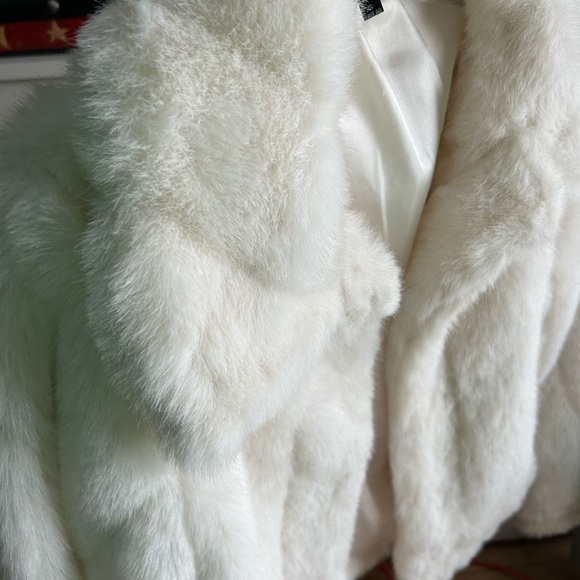 Le Chateau Y2K Indie Off White Teddy Faux Fur Jacket Small - Picture 14 of 16